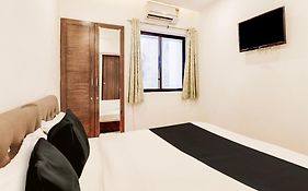 Super Collection O Earth Apart Hotel